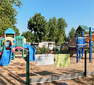 Jeux pour enfants en bas âge dans le camping proche de la rochelle