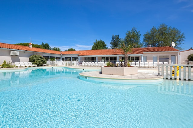 Piscine du camping proche La Rochelle