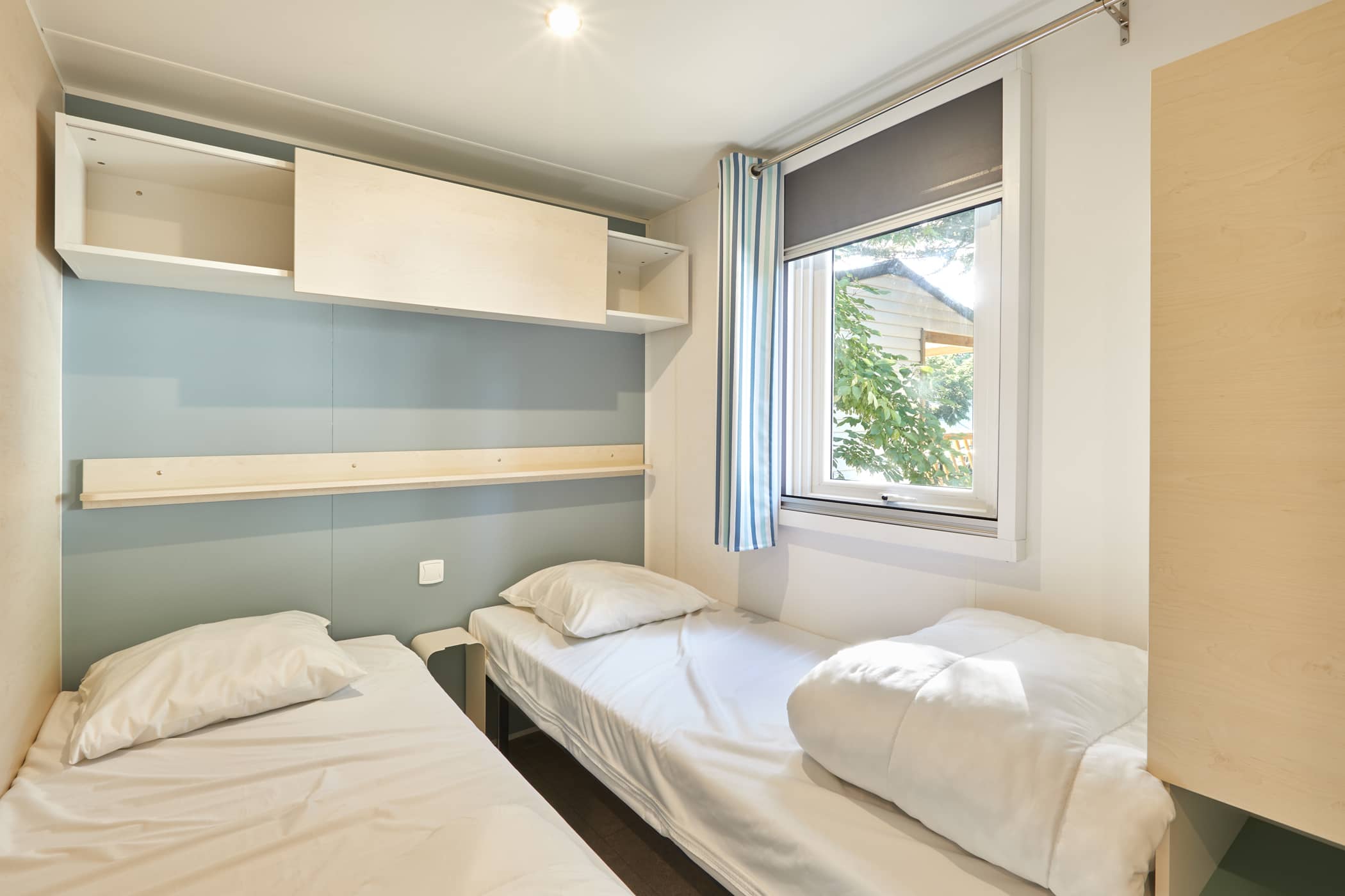 chambre lits jumeaux camping bord de mer