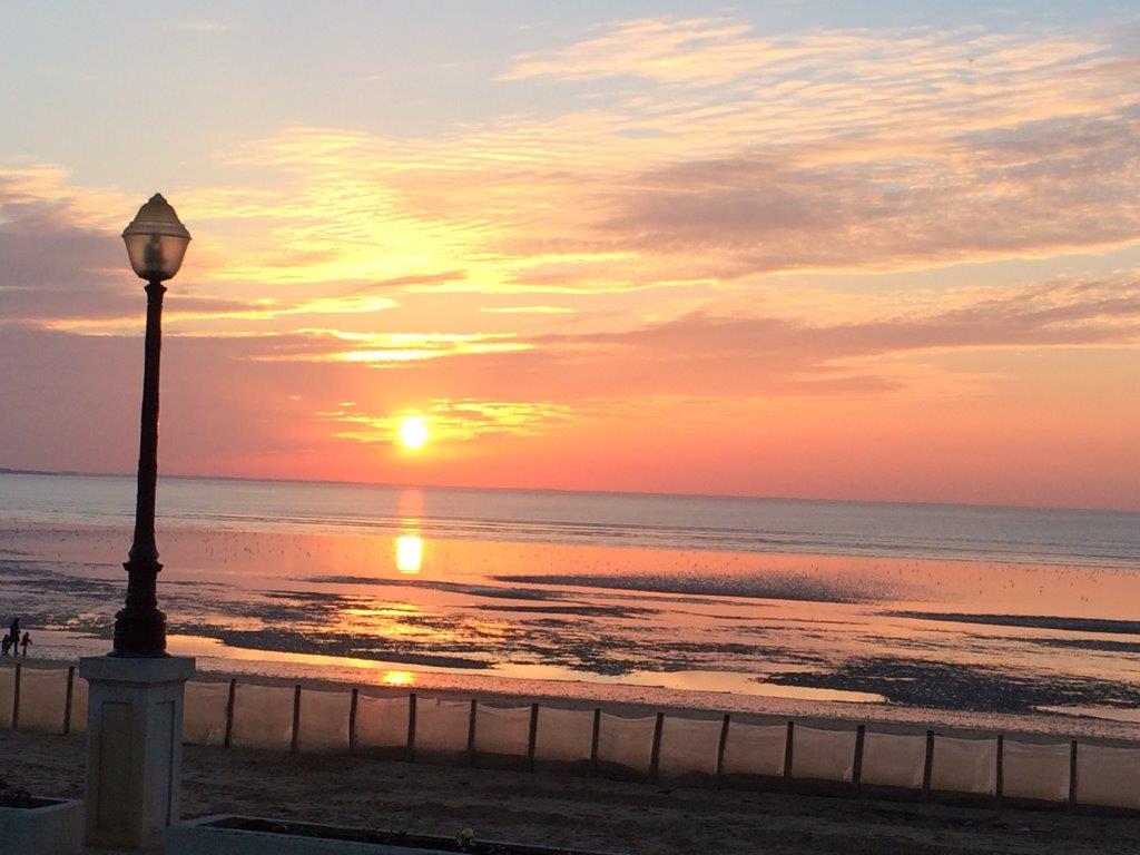 coucher de soleil sur la plage de Châtelaillon-Plage